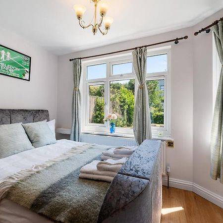 Lovely Garden Apartment In Wimbledon Town Centre With Private Parking By Wimbledon Holiday Lets London Exterior photo