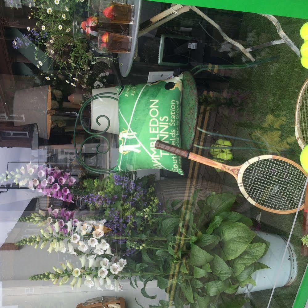 Lovely Garden Apartment In Wimbledon Town Centre With Private Parking By Wimbledon Holiday Lets London Exterior photo