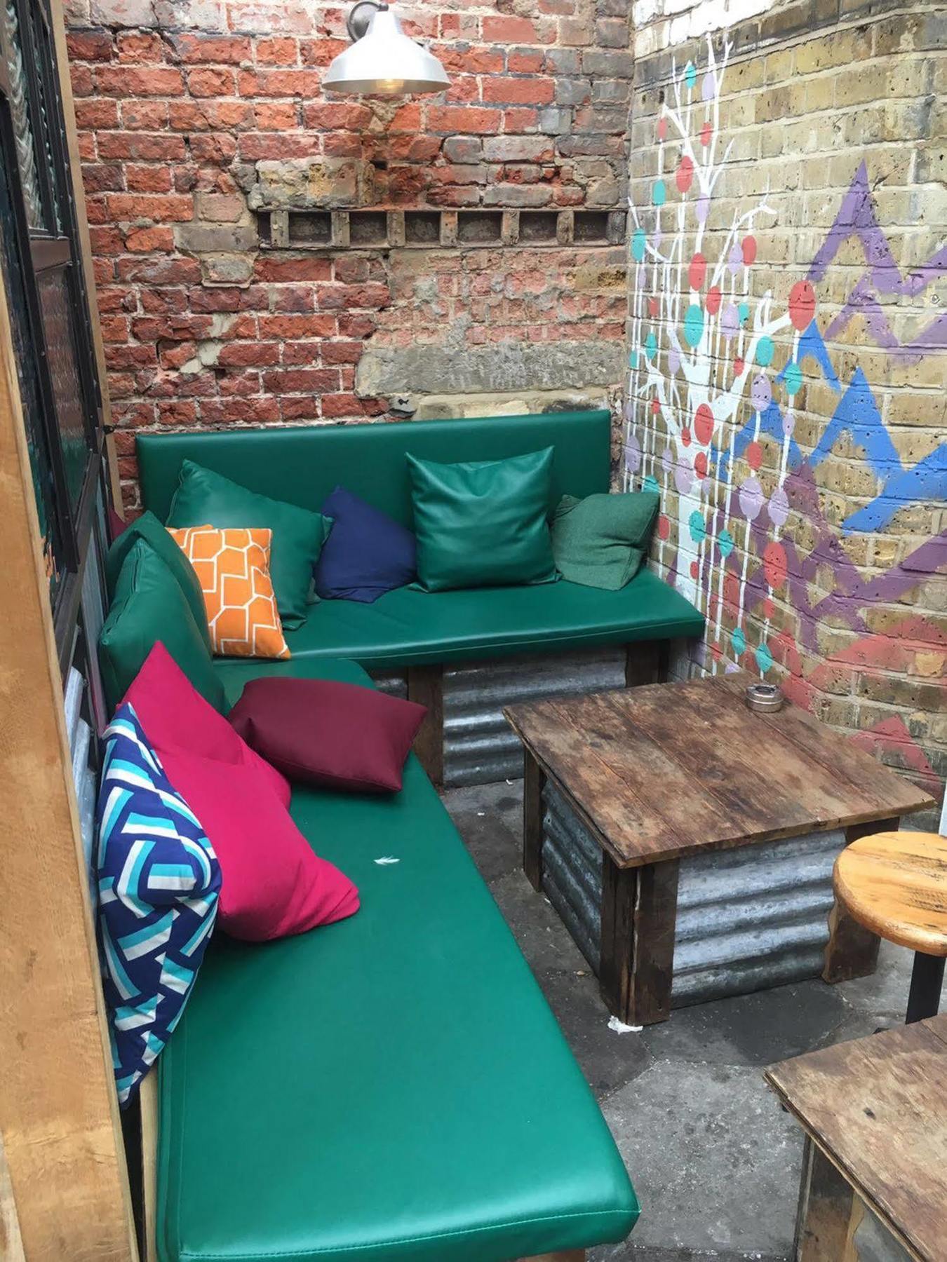 Lovely Garden Apartment In Wimbledon Town Centre With Private Parking By Wimbledon Holiday Lets London Exterior photo