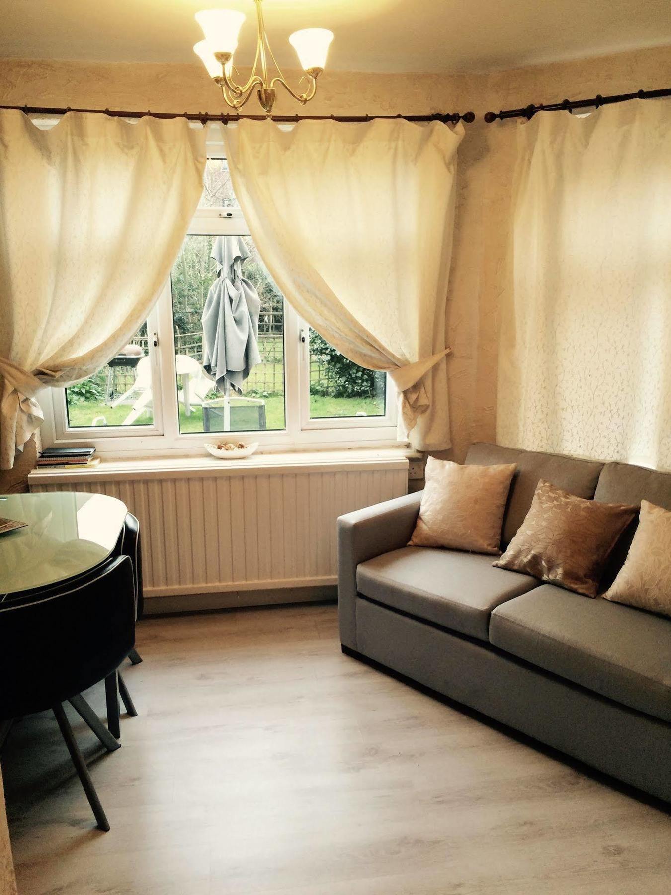 Lovely Garden Apartment In Wimbledon Town Centre With Private Parking By Wimbledon Holiday Lets London Exterior photo
